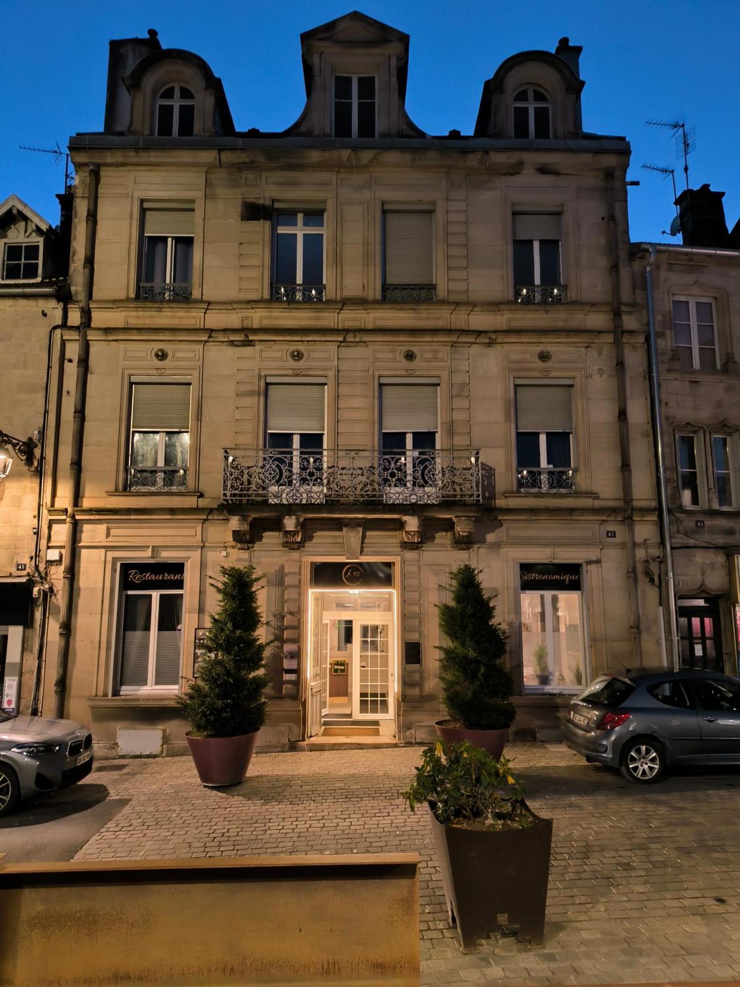 Le Napoleon Hotel Luxeuil-les-Bains Exterior foto